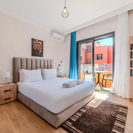 Modern Apartment Pres M-Avenue With Balcony, Pool & Parking